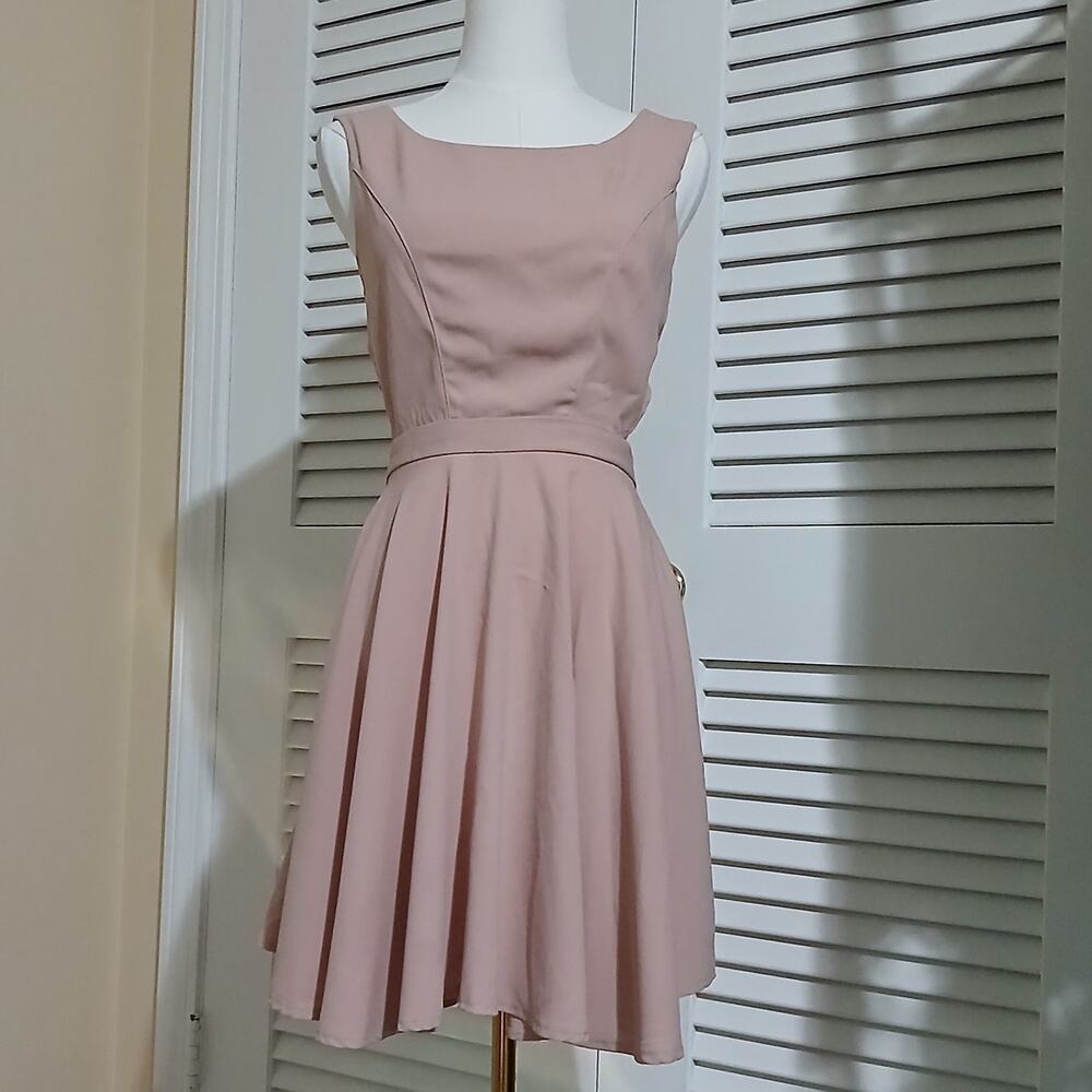 NWT The Clothing Co L pnk peak-a-boo back sleeveless fit-n-flare covered buttons